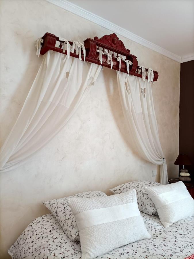 Bed and Breakfast Le Manoir "Aux Douves" Bazoges-en-Paillers Exterior foto