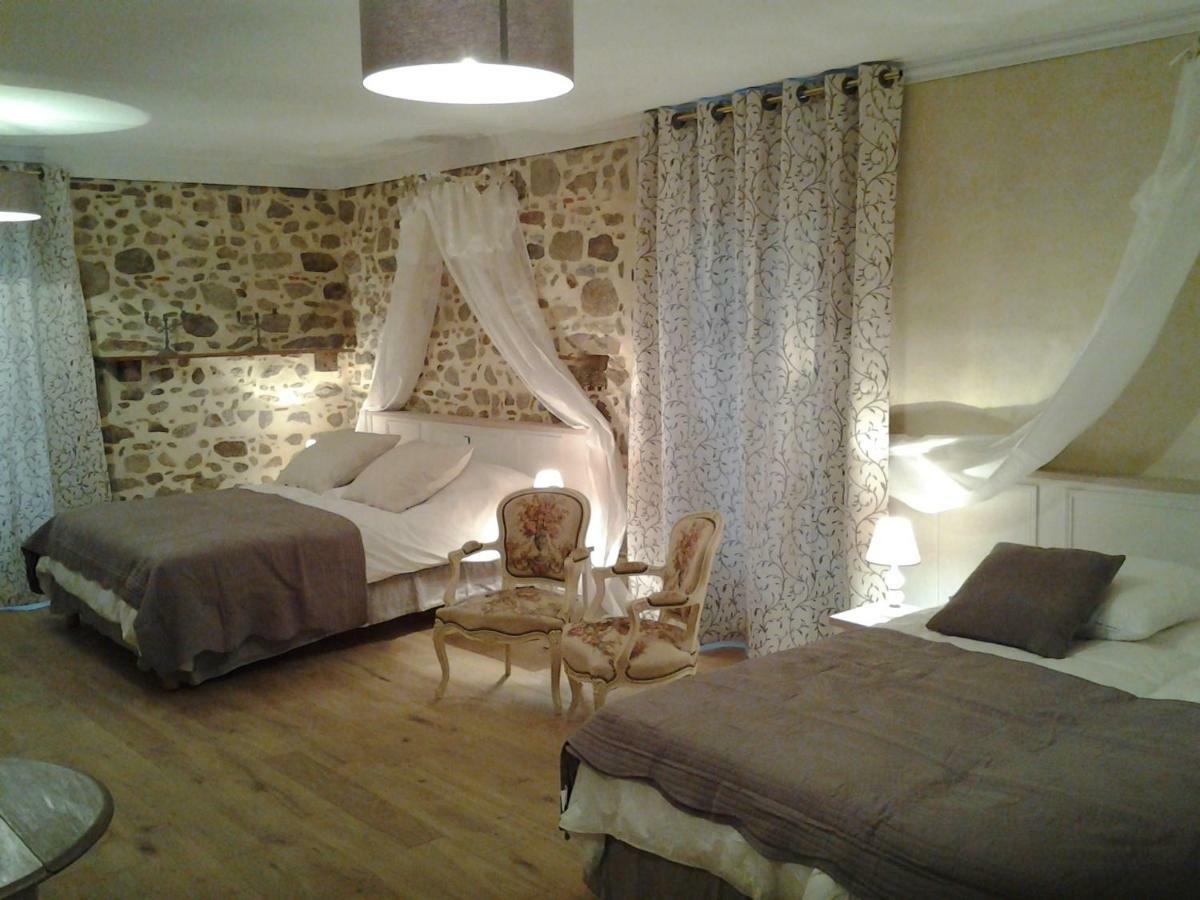 Bed and Breakfast Le Manoir "Aux Douves" Bazoges-en-Paillers Exterior foto