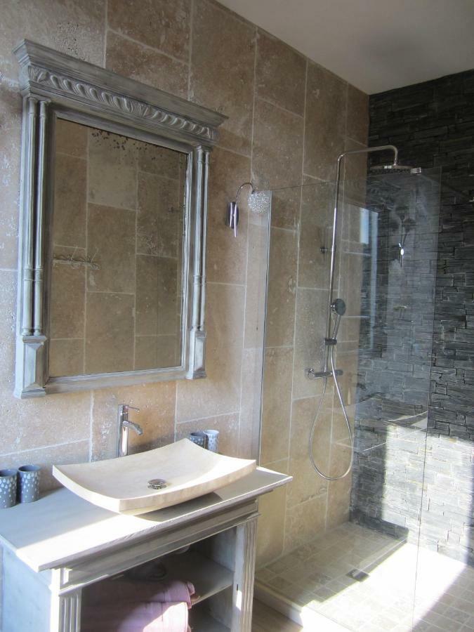 Bed and Breakfast Le Manoir "Aux Douves" Bazoges-en-Paillers Exterior foto